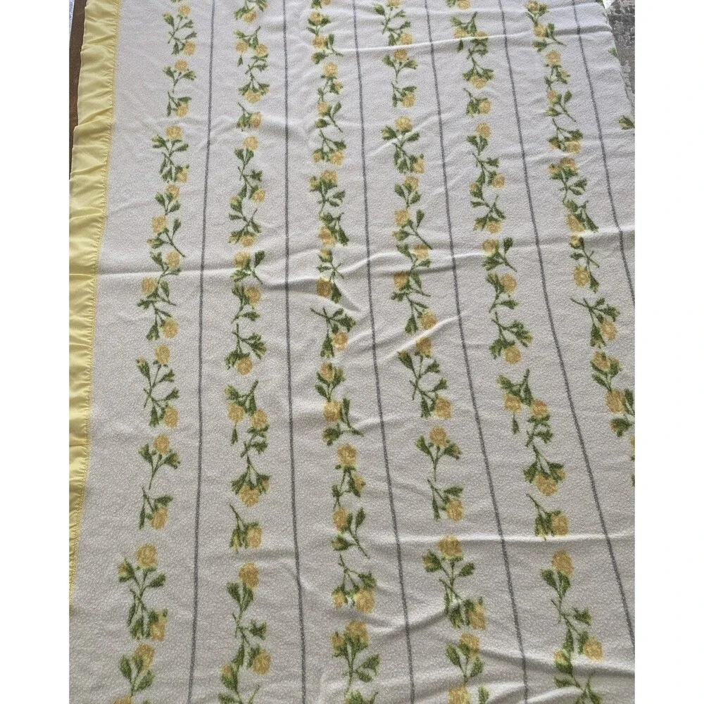 Vintage Chatham Satin Edge Blanket Yellow Rose Floral Print USA Shabby Chic
